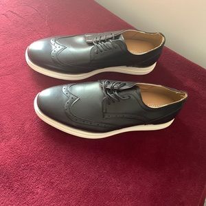 Brand new kenneth cole size 13